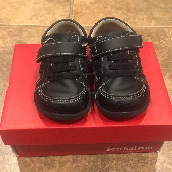 See Kia Run Randall II Black - Picture 1 of 4